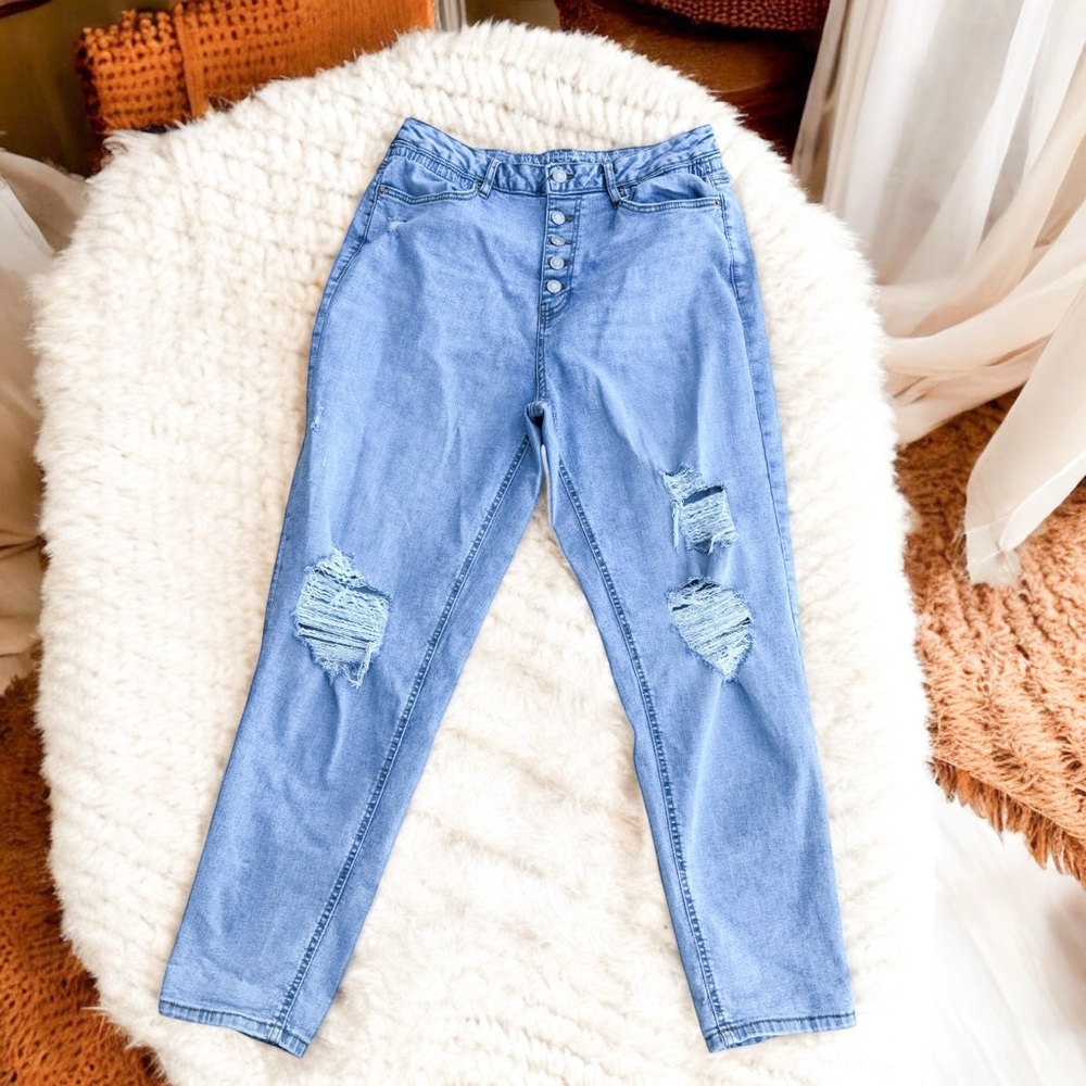 Juniors Vanilla Star Distressed Denim Jeans EUC size 13